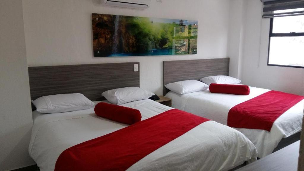 Hotel Med 70 Medellin Ngoại thất bức ảnh