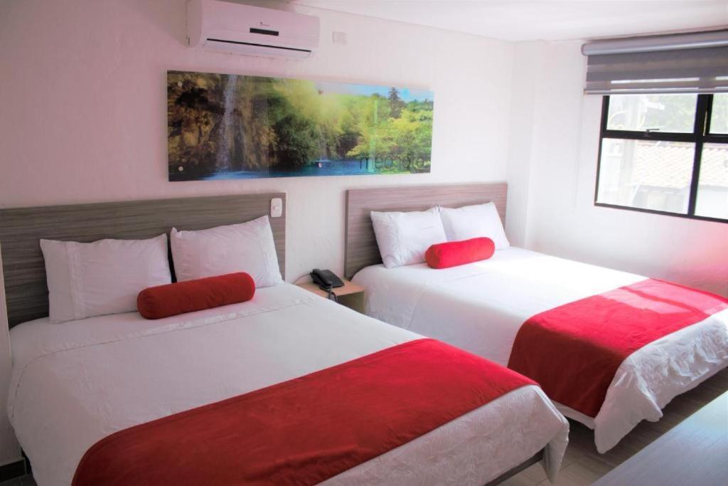 Hotel Med 70 Medellin Ngoại thất bức ảnh