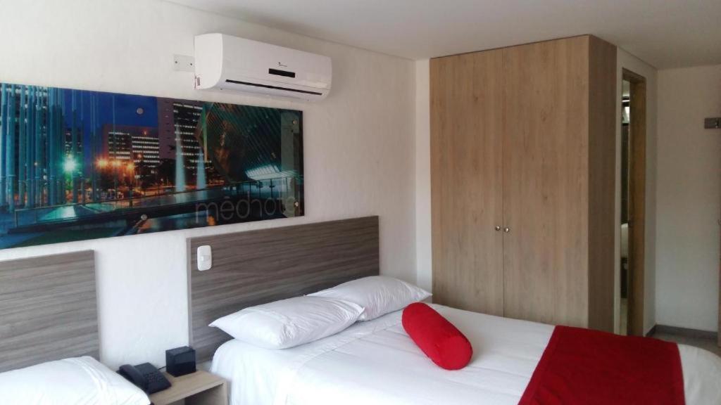 Hotel Med 70 Medellin Ngoại thất bức ảnh